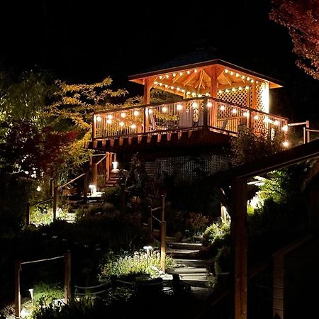 Les Chambres Roses West Kelowna Exterior photo